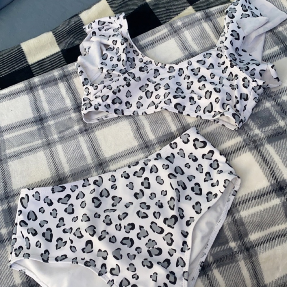 shein~ white cheetah print 2 piece bathing suit size small